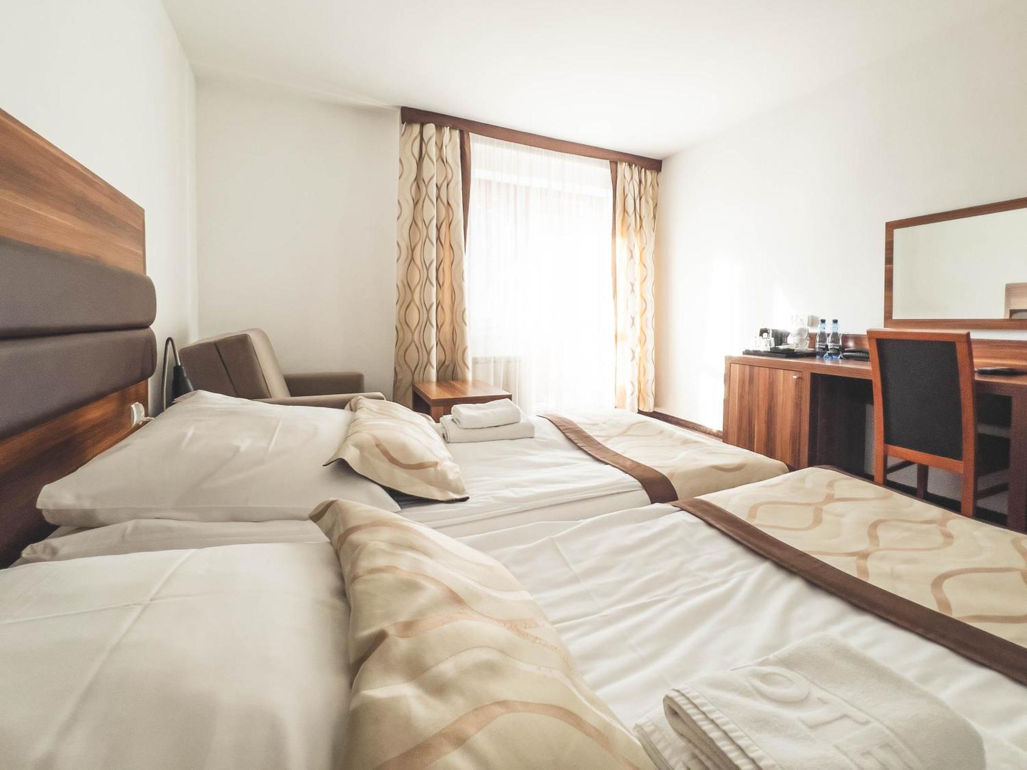 Hotel Beskidian ベンギエルスカ・グルカ エクステリア 写真